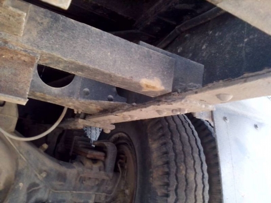 รถอีซูซุ 10 ล้อ ติดเฮี้ยบ  195 แรงม้า  สนใจติดต่อ 081 - 6079515