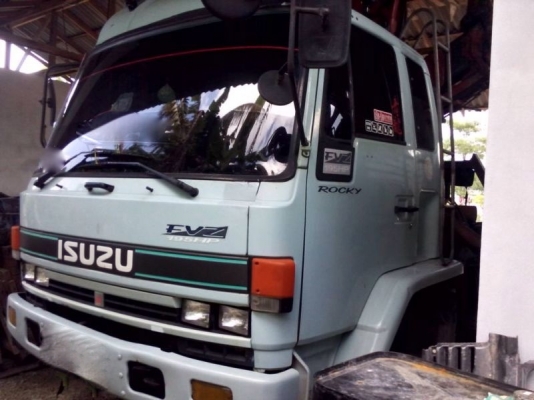 รถอีซูซุ 10 ล้อ ติดเฮี้ยบ  195 แรงม้า  สนใจติดต่อ 081 - 6079515