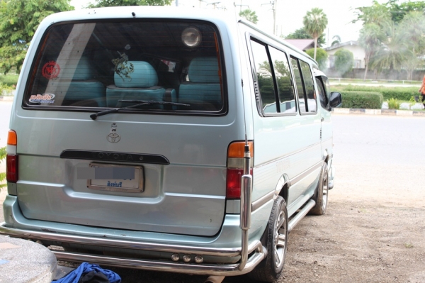 ขายรถตู้ toyota หัวจรวด ปี95 สวยมากๆ พร้อมใช้ 189000 ด่วน
