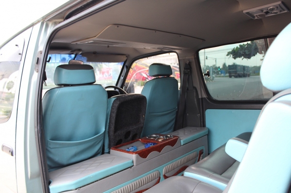 ขายรถตู้ toyota หัวจรวด ปี95 สวยมากๆ พร้อมใช้ 189000 ด่วน