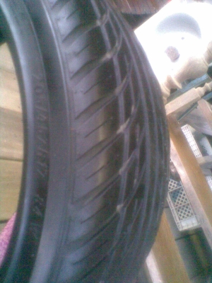 ขายยาง maxxis v1 205/45/17 ปี11 ขายยาง maxxis v1 205/45/17 ปี11