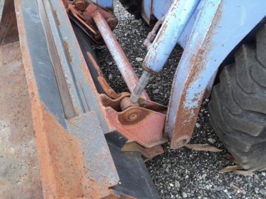 ขายรถตักอเนกประสงค์ TCM 607  39 แรงม้า 4 สูบ