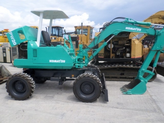 ขายรถขุดล้อยาง KOMATSU  PW 20-1 พร้อมใช้งาน