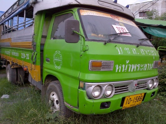 ขายหกล้อ ISUZU  เครื่อง 100 แรง ราคา  230000 บาท  ต่อรองได้ เจ้าของขายโทร0892406621