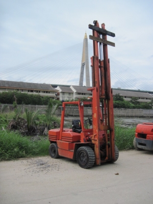 รถยกยี่ห้อ toyota ขนาด 3.5 ตัน เครื่องดีเซล พร้อมฟลูฟรี นำเข้า