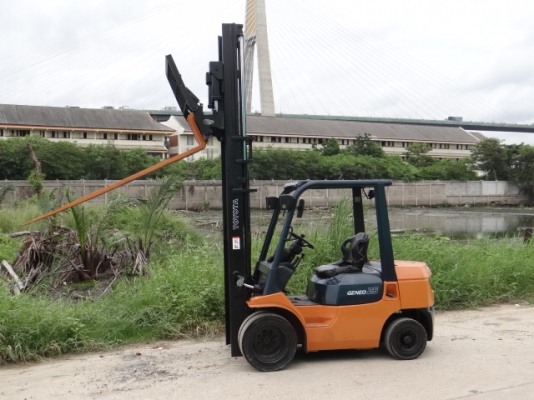 รถยกยี่ห้อ toyota ขนาด 2.5 ตัน เครื่องดีเซล เสา 4.5 ม. นำเข้า