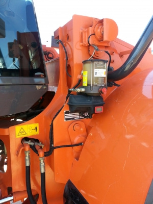 ขายรถตัก Hitachi ZW220 แขนยาวพิเศษ 5 เมตร สภาพเยี่ยม