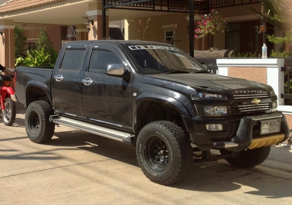 chev colorado 4 ประตู