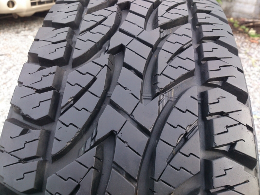 ขายยาง บริสโตร์ 245/75R16 ยางปี07 ดอกยางลึกนื่มใช้งานน้อย (ไม่มีปะ) จำนวน 4 เส้น