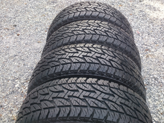 ขายยาง บริสโตร์ 245/75R16 ยางปี07 ดอกยางลึกนื่มใช้งานน้อย (ไม่มีปะ) จำนวน 4 เส้น