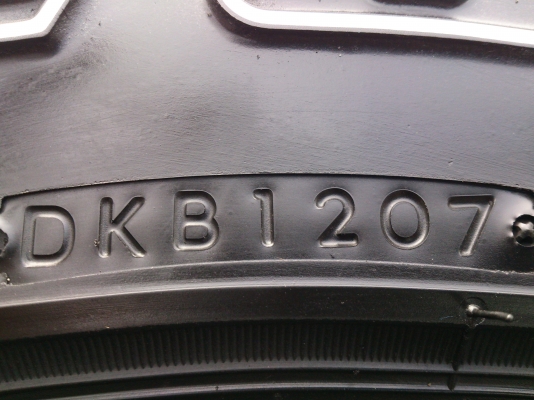 ขายยาง บริสโตร์ 245/75R16 ยางปี07 ดอกยางลึกนื่มใช้งานน้อย (ไม่มีปะ) จำนวน 4 เส้น