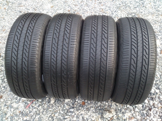 ขายยาง MICHELIN PRIMACY 215/55R16 ยางสัปดาห์ท่ี่22ปี12 สภาพยาง90\%ดอกลึกนิ่มสะพานยางยังอยู่ดอกยางเท่ากัน (ไม่มีปะ) จำนวน 4 เส้น