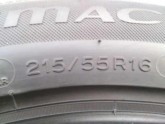 ขายยาง MICHELIN PRIMACY 215/55R16 ยางสัปดาห์ท่ี่22ปี12 สภาพยาง90\%ดอกลึกนิ่มสะพานยางยังอยู่ดอกยางเท่ากัน (ไม่มีปะ) จำนวน 4 เส้น