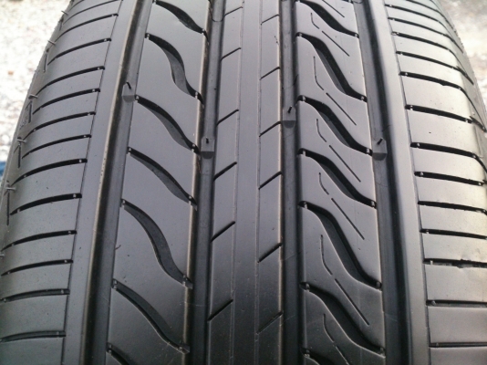 ขายยาง MICHELIN PRIMACY 215/55R16 ยางสัปดาห์ท่ี่22ปี12 สภาพยาง90\%ดอกลึกนิ่มสะพานยางยังอยู่ดอกยางเท่ากัน (ไม่มีปะ) จำนวน 4 เส้น