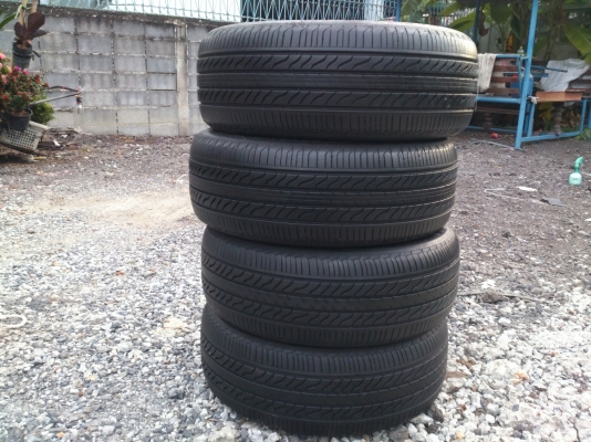 ขายยาง MICHELIN PRIMACY 215/55R16 ยางสัปดาห์ท่ี่22ปี12 สภาพยาง90\%ดอกลึกนิ่มสะพานยางยังอยู่ดอกยางเท่ากัน (ไม่มีปะ) จำนวน 4 เส้น