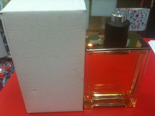 ขายน้ำหอมแท้ 100\% (tester). ถูกกว่าเคาน์เตอร์ 50\%