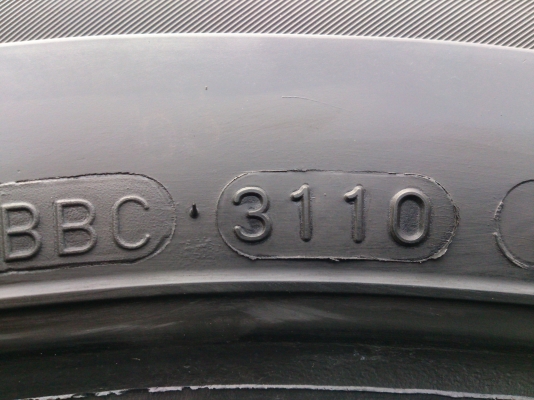 ขายยาง MAXXIS 215/60R16  ยางปี10 ดอกลึกเท่ากันสวยๆ(ไม่มีปะ) จำนวน 4 เส้น