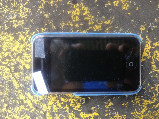 ฝากขายครับIphone3ราคา3500บาท