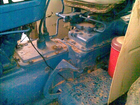 ขายรถไถฟอร์ด6600เครื่องที3ตัวเต็ม หน้าและหลัง CMT