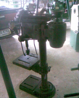 ตัวหนาแน่นครับเป็นของญี่ปุ่นครับ มอเตอร์ฮิตาชิประมาณ 1 แรง หัวจับเปลี่ยนได้ครับเนื้อเหล็กดีมากหนักมากครับตัวนี้สภาพพร้อมใช้งานครับเสียงนิ่มครับความสูงประมาณเมตรกว่า หายากครับรุ่นเก่าๆราคานี้คุ้มครับ ตัวหนาแน่นครับเป็นของญี่ปุ่นครับ มอเตอร์ฮิตาชิประมาณ 1 แรง หัวจับเปลี่ยนได้ครับเนื้อเหล็กดีมากหนักมากครับตัวนี้สภาพพร้อมใช้งานครับเสียงนิ่มครับความสูงประมาณเมตรกว่า หายากครับรุ่นเก่าๆราคานี้คุ้มครับ