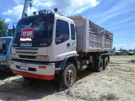 รถสิบล้อดั้ม ISUZU เดก้า 270 ยูโร 1 รถปี 44 เครื่องดี คัสซีสวย เก๋งสวย ภายในสวย มีระบบลากพ่วง.