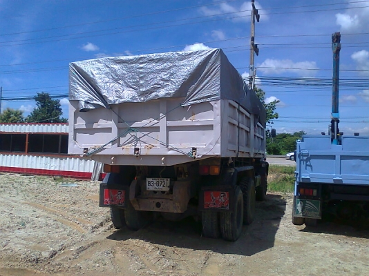 รถสิบล้อดั้ม ISUZU เดก้า 270 ยูโร 1 รถปี 44 เครื่องดี คัสซีสวย เก๋งสวย ภายในสวย มีระบบลากพ่วง.