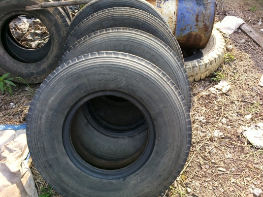 ยางหกล้อมือ2 8.25 ขอบ 16