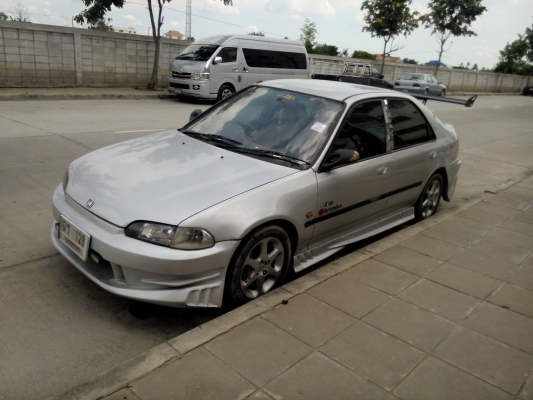 ขายซีวิค เตารีด สี่ประตู ชุดแต่งรอบคัน ถูกๆ ครับ ขายซีวิค เตารีด สี่ประตู ชุดแต่งรอบคัน ถูกๆ ครับ