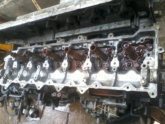 ขายเครื่องยนต์ HINO รุ่น JO8C ติดรถเมก้า 260 แต่ก่อนใช้ติด NGV ยกลงเพราะเครื่องเล็ก อะไหล่ไม่ครบ ขายตามสภาพครับ