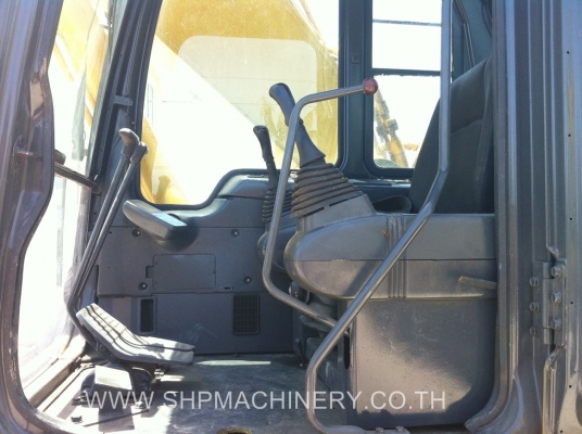 ขายรถแบคโฮ PC200-6 ยี่ห้อ KOMATSU เครื่อง KOMATSU แท้ รถสวย ไม่เคยผ่านการใช้งานในไทย