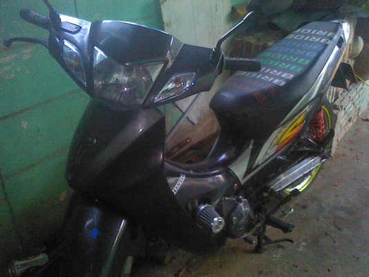 ขายครับเวฟ 125 สีดำ ขาย 12000 ลดได้คับ หรีอแลกมีโอ