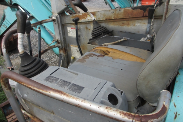 รถขุด Kobelco SK30 มือสอง