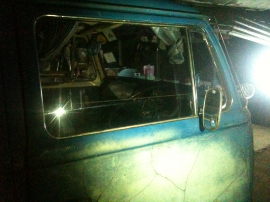 โฟล์คตู้ ปี 68 ทะเบียนไม่ขาดต่อ ธ.ค.56 เลขเครื่องตัวถังตรงเล่ม 98,000 บาท