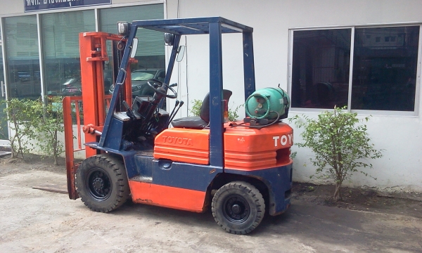 ขายรถยกโฟร์คลิฟท์ยี่ห้อTOYOTA5FG25,20 ขายรถยกโฟร์คลิฟท์ยี่ห้อTOYOTA5FG25,20