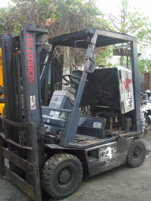 KOMATSU รุ่น11 น้ำหนัก 1.0 ตัน เครื่่องยนต์เบนซิน รถเก่านอก KOMATSU รุ่น11 น้ำหนัก 1.0 ตัน เครื่่องยนต์เบนซิน รถเก่านอก