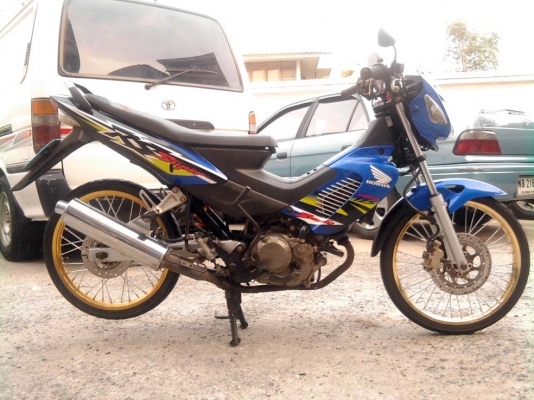 ขออนุญาติขาย Honda Sonic 125 CC. ตัวสอง ไมล์ขาว สีน้ำเงินดำ ขออนุญาติขาย Honda Sonic 125 CC. ตัวสอง ไมล์ขาว สีน้ำเงินดำ