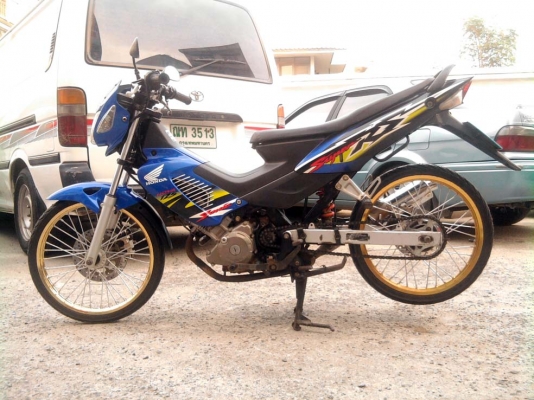 ขออนุญาติขาย Honda Sonic 125 CC. ตัวสอง ไมล์ขาว สีน้ำเงินดำ ขออนุญาติขาย Honda Sonic 125 CC. ตัวสอง ไมล์ขาว สีน้ำเงินดำ