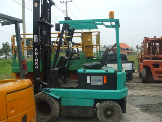 shinko ไฟฟ้าแบบนั่งขับ น้ำหนัก2.5ตัน เสาสูง4.5เมตร สภาพพร้อมใช้งาน