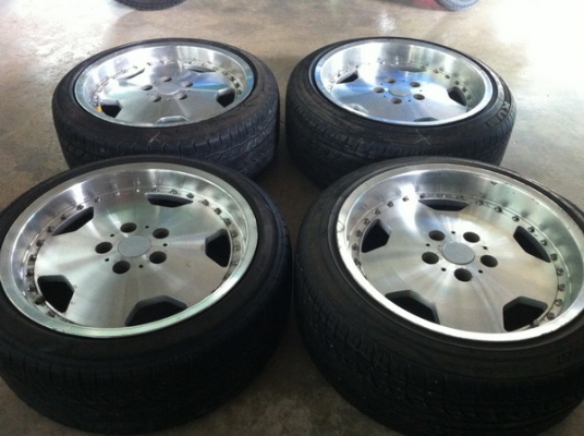 ขายล้อลาย AMG ขอบ17 1ชุดใส่ BENZ 5รู112 ราคา11000บาท