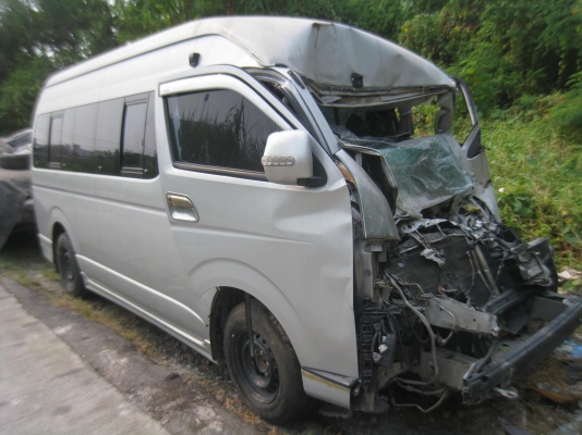 +++++ขายซากรถตุ้ TOYOTA Commuter ปี 2007  ราคา 380,000 พร้อมเล่มทะเบียน+++++