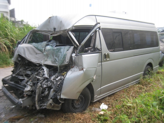 +++++ขายซากรถตุ้ TOYOTA Commuter ปี 2007  ราคา 380,000 พร้อมเล่มทะเบียน+++++