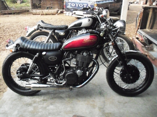 ขาย sr 400 (ถังแดง) ลดเหลือ 68000 บาท ต่อรองได้ 089-2413308