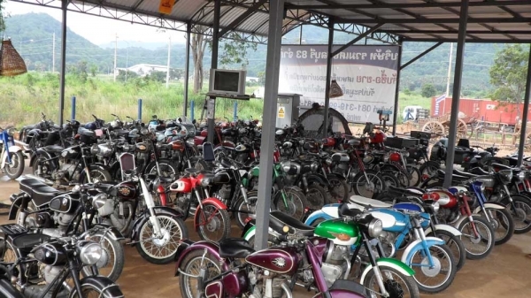 ขายรถมอเตอร์ไชค์คลาสิคยุโรปหลายคัน กด Like แฟนเพจที่นี่ https://www.facebook.com/ruamsed83