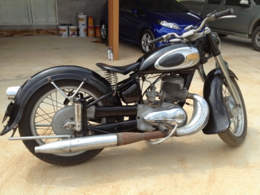 ขายรถมอเตอร์ไชค์คลาสิคยุโรปหลายคัน กด Like แฟนเพจที่นี่ https://www.facebook.com/ruamsed83