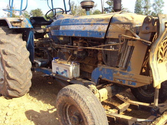 ขายแทรกเตอร์ ฟอร์ด 6610 เสื้อลาย ทะเบียนพร้อม