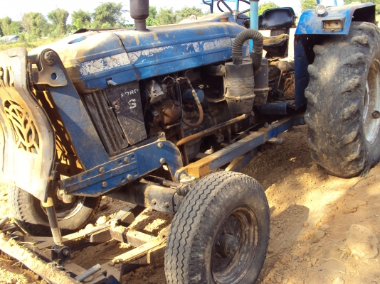 ขายแทรกเตอร์ ฟอร์ด 6610 เสื้อลาย ทะเบียนพร้อม