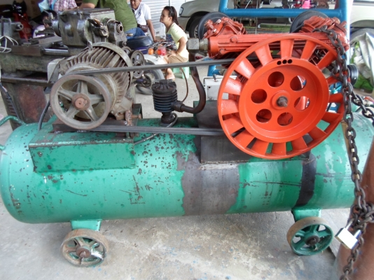 ปั๊มลม  300  ลิตร  ฟูเซ็ง  30000