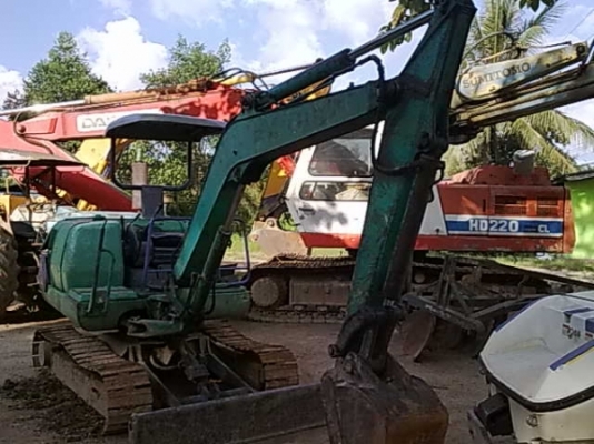 ขาย แบ็คโฮเล็ก KOMATSU รุ่น PC30-7E โทร 081-9497804