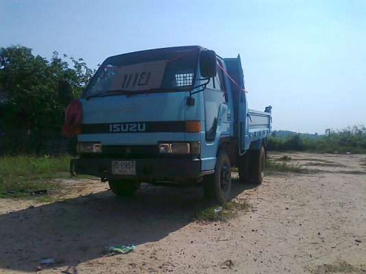 ขายด่วน..รถหกล้อ ISUZU NKR 110 แรงม้า สวยแน่น แรงจัด พร้อมแล้ว สำหรับ การลุยงาน.