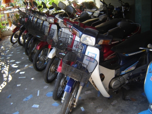 โกดังคลังแสงยานุภาพ ดรีมคุรุสภา 10 คัน พร้อมส่งทั่วไทย 9500